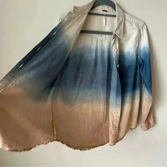 Free People Before Sunrise Ombre Raw Hem Denim Button Down Shirt Women's Small - Picture 7 of 8